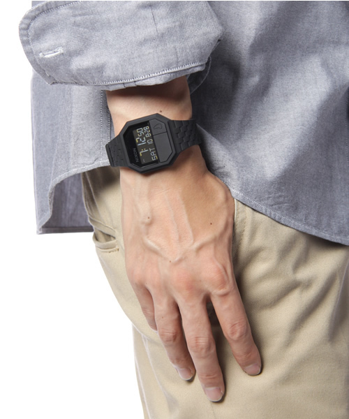 NIXON（ニクソン）の「THE RUBBER RE-RUN（アナログ腕時計・メンズ・ホワイト/スカイブルー/ブラック/パープル/ネイビー/レッド/ブラック系その他/グレー系その他/その他/ホワイト×ブラック/オレンジ/グリーン/ブラック×カーキ・FREE）」の21枚目の写真