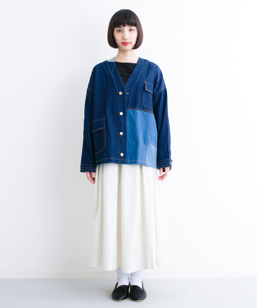 MERLOT（メルロー）の「パッチワークノーカラーデニムGジャン2220（デニムジャケット・レディース・ネイビー/ライトブルー・FREE）」の3枚目の写真