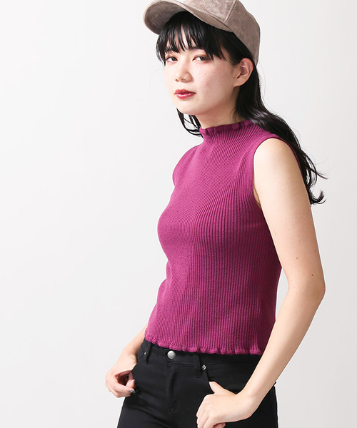 WEGO（ウィゴー）の「WEGO/フリルネックノースリーブニット（ニット/セーター・レディース・ブラック/オフホワイト/ダークグリーン/パープル/ワイン・MEDIUM/LARGE）」の4枚目の写真