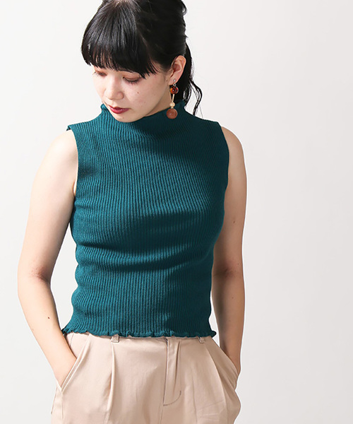 WEGO（ウィゴー）の「WEGO/フリルネックノースリーブニット（ニット/セーター・レディース・ブラック/オフホワイト/ダークグリーン/パープル/ワイン・MEDIUM/LARGE）」の3枚目の写真