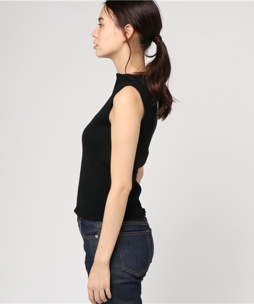 WEGO（ウィゴー）の「WEGO/フリルネックノースリーブニット（ニット/セーター・レディース・ブラック/オフホワイト/ダークグリーン/パープル/ワイン・MEDIUM/LARGE）」の7枚目の写真