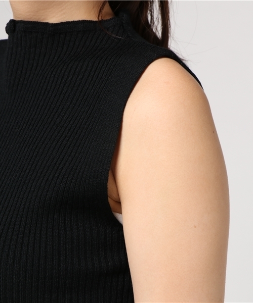 WEGO（ウィゴー）の「WEGO/フリルネックノースリーブニット（ニット/セーター・レディース・ブラック/オフホワイト/ダークグリーン/パープル/ワイン・MEDIUM/LARGE）」の10枚目の写真