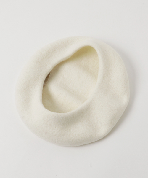 Samansa Mos2 blue（サマンサモスモスブルー）の「ベーシックカラープレーンバスクベレー（ハンチング/ベレー帽・レディース・キナリ/グレー/チャコールグレー・ﾌﾘ-）」の5枚目の写真