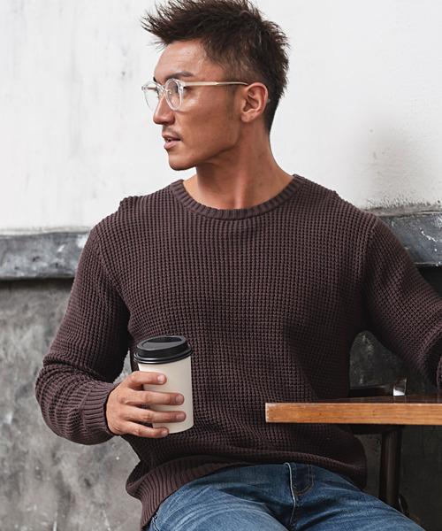 CavariA(キャバリア)の「『CavariA/キャバリア』ラーベン編みクルーネック長袖ニットセーター(ニット/セーター・メンズ・ベージュ/サックスブルー/パープル/テラコッタ/ピンク/ホワイト/インディゴブルー/ブラック/ネイビー/グレー/グリーン系その他/イエロー/ラベンダー/ミント/クリーム/ブラウン/カーキ/グリーン・M/L)」の4枚目の写真