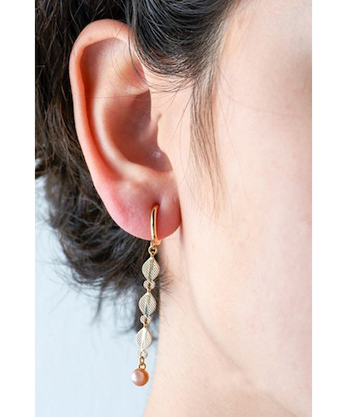 TONE SELECT GOODS(トーンセレクトグッズ)の「【fleur by Miho Nakayama】リーフチェーンマカロンカラーイヤリングセット(イヤリング・レディース・ピンク/ミント/イエロー系その他/ピンク系その他・FREE)」の1枚目の写真