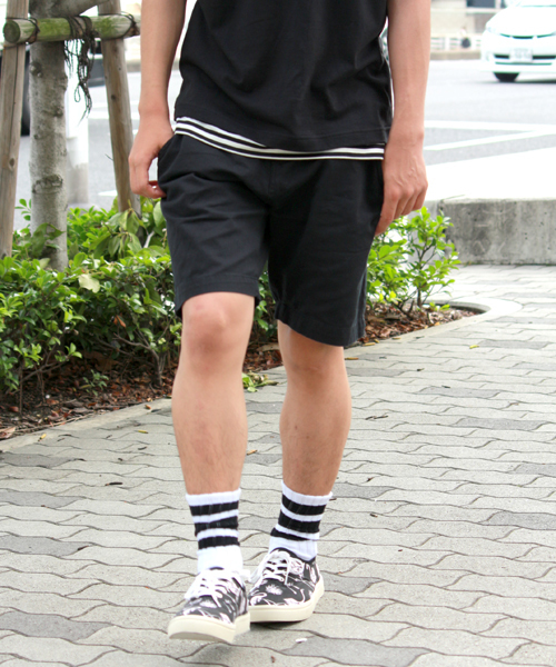 WEGO（ウィゴー）の「WEGO/カラーチノショーツ（チノパンツ・メンズ・ホワイト/ブラック/ベージュ/ターコイズブルー/ネイビー/ロイヤルブルー/イエロー/マスタード/ピンク系その他/レッド/ワイン/オレンジ系その他・SMALL/MEDIUM/LARGE）」の3枚目の写真