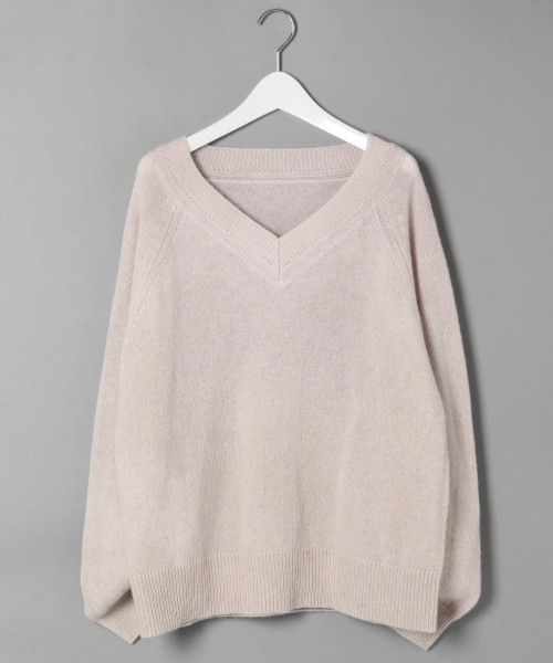 LOWRYS FARM(ローリーズファーム)の「ウォッシャブルウールVネック 809535(ニット/セーター・レディース・ホワイト×ブラック/ベージュ/ネイビー/ブルー/パープル・MEDIUM/LARGE)」の2枚目の写真