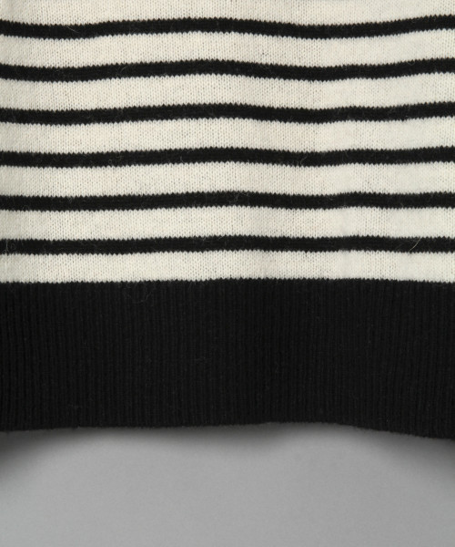 LOWRYS FARM(ローリーズファーム)の「ウォッシャブルウールVネック 809535(ニット/セーター・レディース・ホワイト×ブラック/ベージュ/ネイビー/ブルー/パープル・MEDIUM/LARGE)」の8枚目の写真