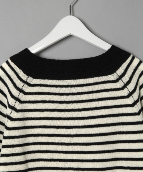 LOWRYS FARM(ローリーズファーム)の「ウォッシャブルウールVネック 809535(ニット/セーター・レディース・ホワイト×ブラック/ベージュ/ネイビー/ブルー/パープル・MEDIUM/LARGE)」の12枚目の写真