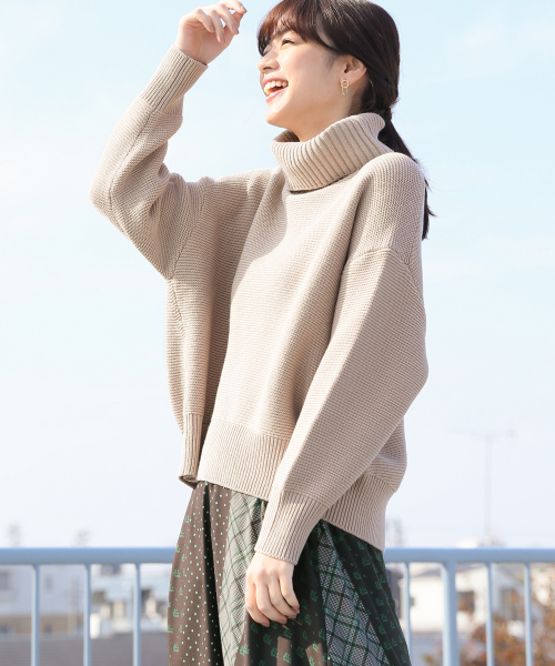 GLOBAL WORK（グローバルワーク）の「洗えるガータータートルプルオーバー/822613（ニット/セーター・レディース・オフホワイト/ホワイト系その他/ベージュ/ブルー/イエロー・MEDIUM/LARGE）」の3枚目の写真