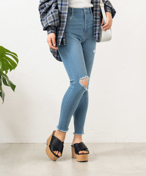 WEGO(ウィゴー)の「WEGO/ハイウエストスラッシュスキニーパンツ(デニムパンツ・レディース・ブラック/インディゴブルー/ダークインディゴブルー/ライトインディゴブルー・SMALL/MEDIUM/LARGE)」の4枚目の写真