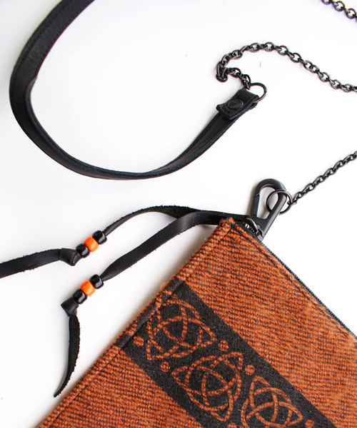 GARA（ガラ）の「GARA:CELTIC FOLK 2WAY BAG（ショルダーバッグ・メンズ・ブラウン/ブルーグレー・ONE SIZE）」の9枚目の写真