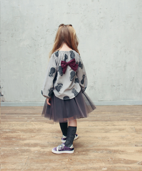 Rora(ローラ)の「カラン チュニックT(2color)(Tシャツ/カットソー・キッズ・グレー/マスタード・110cm/100cm/120cm/130cm/140cm/90cm)」の2枚目の写真