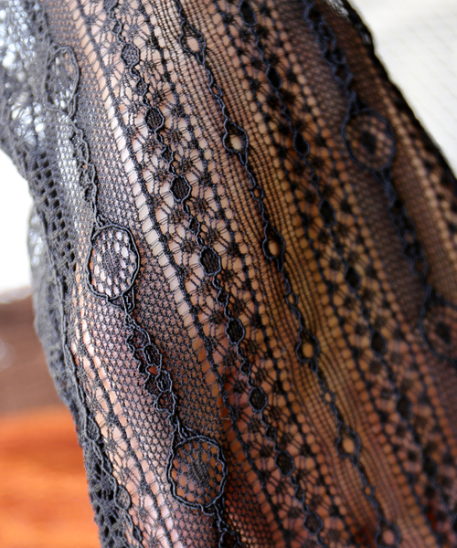 CHARM BERRY TIC（チャームベリーチック）の「ストライプレース柄レギンス（レギンス/スパッツ・レディース・ブラック/ブラウン/テラコッタ・S-M）」の12枚目の写真