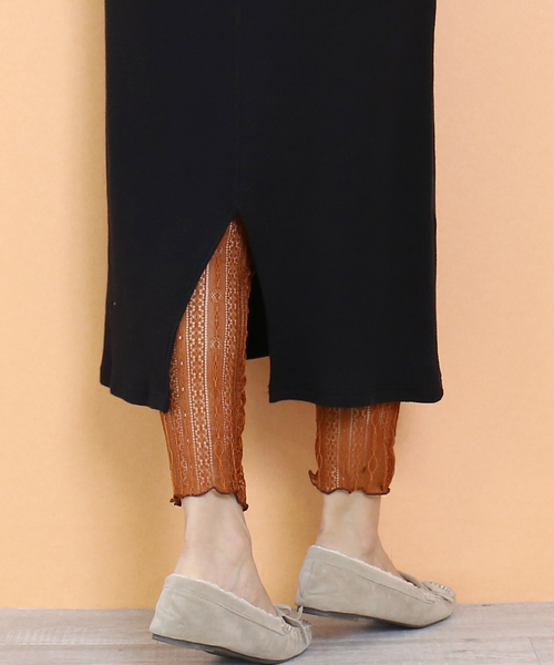 CHARM BERRY TIC（チャームベリーチック）の「ストライプレース柄レギンス（レギンス/スパッツ・レディース・ブラック/ブラウン/テラコッタ・S-M）」の4枚目の写真