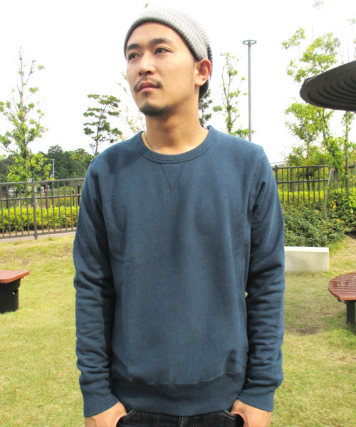 Denime(ドゥニーム)の「BASIC SWEAT CREW NECK(スウェット・メンズ・ネイビー/グレー/グリーン・LARGE/SMALL/MEDIUM)」の3枚目の写真