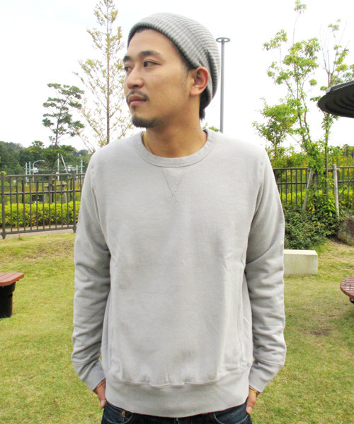 Denime(ドゥニーム)の「BASIC SWEAT CREW NECK(スウェット・メンズ・ネイビー/グレー/グリーン・LARGE/SMALL/MEDIUM)」の2枚目の写真