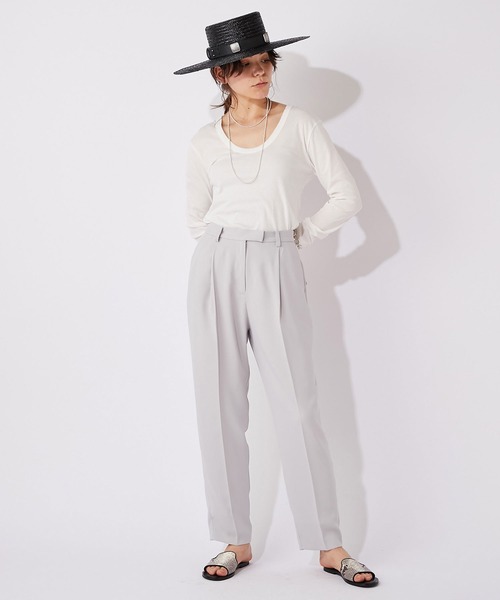 Whim Gazette（ウィムガゼット）の「サテンツイルタックパンツ（その他パンツ・レディース・ライトグレー/オフホワイト・38/36）」の8枚目の写真