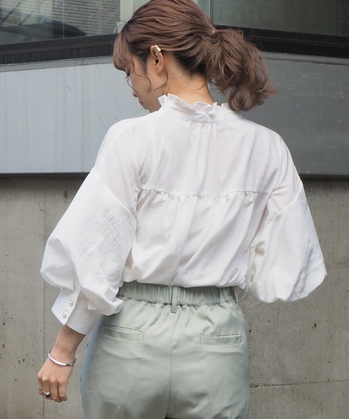 tiptop（ティップトップ）の「[2021SS新色登場]キラキラ釦袖タックブラウス（シャツ/ブラウス・レディース・ブラック/オフホワイト/サックスブルー/ライトグリーン/A/B・FREE）」の9枚目の写真