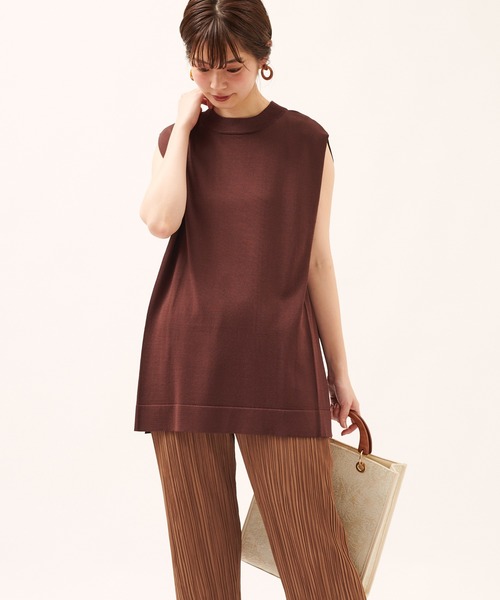 natural couture（ナチュラルクチュール）の「サイドタックノースリニット（ニット/セーター・レディース・ベージュ/ブラウン/ブルー/グリーン・FREE）」の2枚目の写真