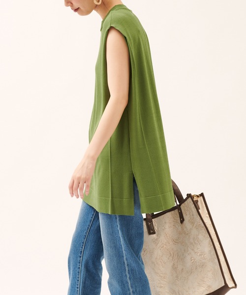 natural couture（ナチュラルクチュール）の「サイドタックノースリニット（ニット/セーター・レディース・ベージュ/ブラウン/ブルー/グリーン・FREE）」の3枚目の写真