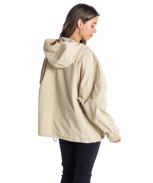 ROXY(ロキシー)の「SUMMIT/ロキシー ナイロンジャケット アノラック プルオーバー ビッグロゴ(ナイロンジャケット・レディース・ブルー/ピンク/ベージュ・MEDIUM/LARGE/SMALL)」の5枚目の写真