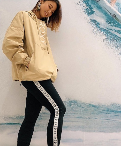 ROXY(ロキシー)の「SUMMIT/ロキシー ナイロンジャケット アノラック プルオーバー ビッグロゴ(ナイロンジャケット・レディース・ブルー/ピンク/ベージュ・MEDIUM/LARGE/SMALL)」の9枚目の写真