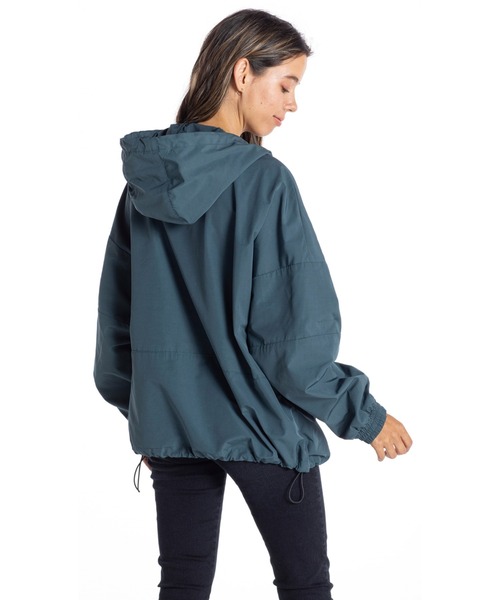 ROXY(ロキシー)の「SUMMIT/ロキシー ナイロンジャケット アノラック プルオーバー ビッグロゴ(ナイロンジャケット・レディース・ブルー/ピンク/ベージュ・MEDIUM/LARGE/SMALL)」の12枚目の写真