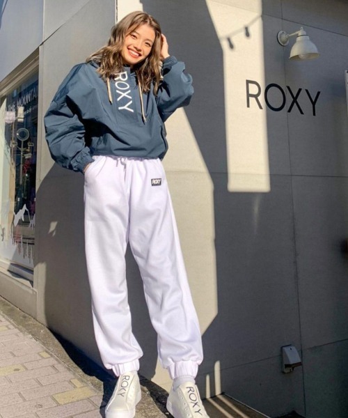 ROXY(ロキシー)の「SUMMIT/ロキシー ナイロンジャケット アノラック プルオーバー ビッグロゴ(ナイロンジャケット・レディース・ブルー/ピンク/ベージュ・MEDIUM/LARGE/SMALL)」の21枚目の写真
