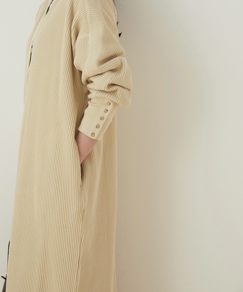 ADAM ET ROPE'（アダムエロペ）の「【WEB限定】両面ジャカードカフタンワンピース（ワンピース・レディース・ベージュ系その他/チャコールグレー・FREE）」の17枚目の写真