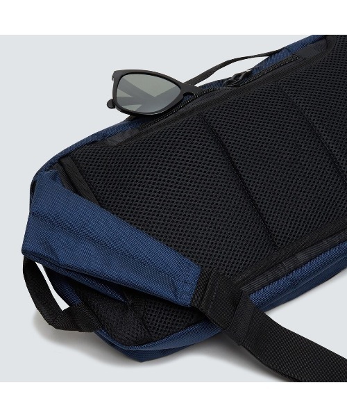 OAKLEY（オークリー）の「オークリー OAKLEY スリングバック ESSENTIAL
