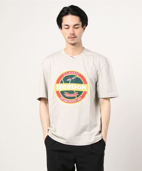 Reebok(リーボック)の「クラシックス グラフィック Tシャツ / Classics Graphic T-Shirt(Tシャツ/カットソー・メンズ・サンドベージュ/グリーン・SMALL/MEDIUM/LARGE/X-LARGE/XX-LARGE/X-SMALL/XXX-LARGE)」の5枚目の写真