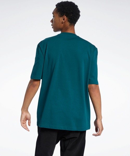 Reebok(リーボック)の「クラシックス グラフィック Tシャツ / Classics Graphic T-Shirt(Tシャツ/カットソー・メンズ・サンドベージュ/グリーン・SMALL/MEDIUM/LARGE/X-LARGE/XX-LARGE/X-SMALL/XXX-LARGE)」の6枚目の写真