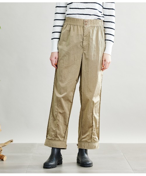SIPULI(シプリ)の「Crushed Nylon Shell パラシュートパンツ(その他パンツ・レディース・ベージュ/ライトグリーン・2/3)」の4枚目の写真