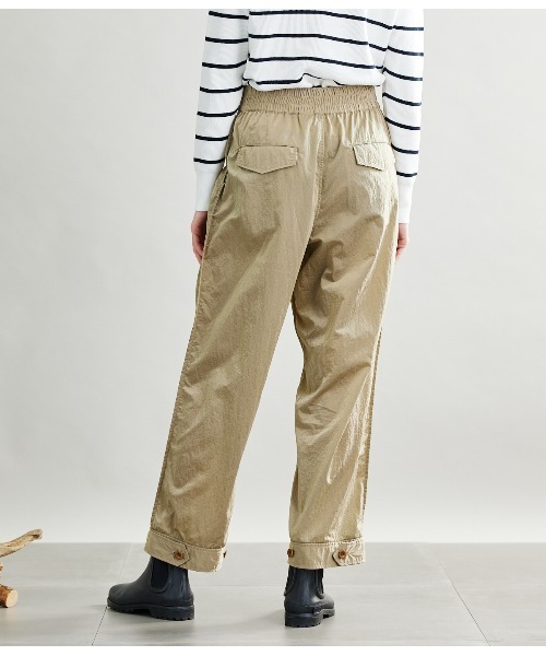 SIPULI(シプリ)の「Crushed Nylon Shell パラシュートパンツ(その他パンツ・レディース・ベージュ/ライトグリーン・2/3)」の15枚目の写真