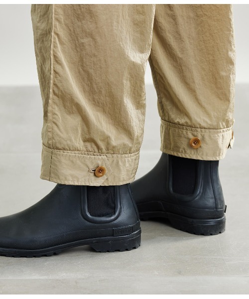 SIPULI(シプリ)の「Crushed Nylon Shell パラシュートパンツ(その他パンツ・レディース・ベージュ/ライトグリーン・2/3)」の13枚目の写真