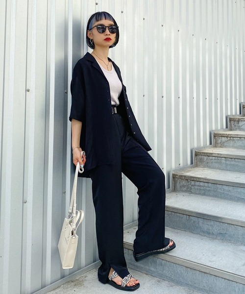 PAGEBOY(ページボーイ)の「シルキールーズセットアップシャツ(シャツ/ブラウス・レディース・ブラック/オリーブ/ブルー系その他/グレイッシュベージュ・FREE)」の10枚目の写真