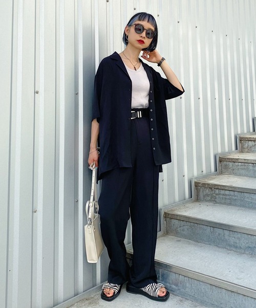 PAGEBOY(ページボーイ)の「シルキールーズセットアップシャツ(シャツ/ブラウス・レディース・ブラック/オリーブ/ブルー系その他/グレイッシュベージュ・FREE)」の12枚目の写真