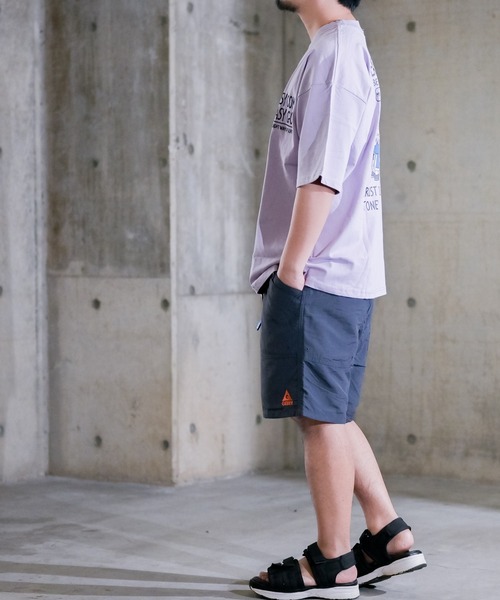 JOHN'S CLOSET(ジョンズクローゼット)の「【2】ヘビーウェイト フロント刺繍バッグプリントBIGTシャツ(Tシャツ/カットソー・メンズ・ホワイト/ブラック/サックスブルー/ラベンダー/ホワイト系その他/ブラック系その他・MEDIUM/LARGE/X-LARGE)」の15枚目の写真