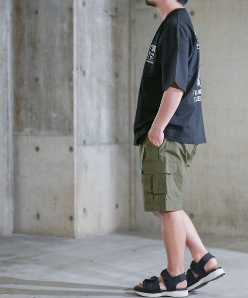 JOHN'S CLOSET(ジョンズクローゼット)の「【2】ヘビーウェイト フロント刺繍バッグプリントBIGTシャツ(Tシャツ/カットソー・メンズ・ホワイト/ブラック/サックスブルー/ラベンダー/ホワイト系その他/ブラック系その他・MEDIUM/LARGE/X-LARGE)」の8枚目の写真