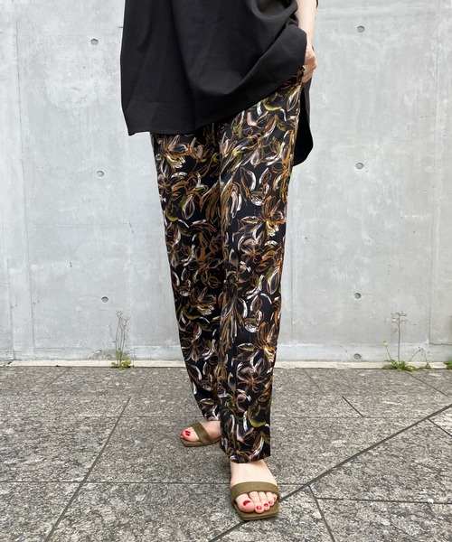 DouDou（ドゥドゥ）の「【WEB限定】フラワープリントパンツ（その他