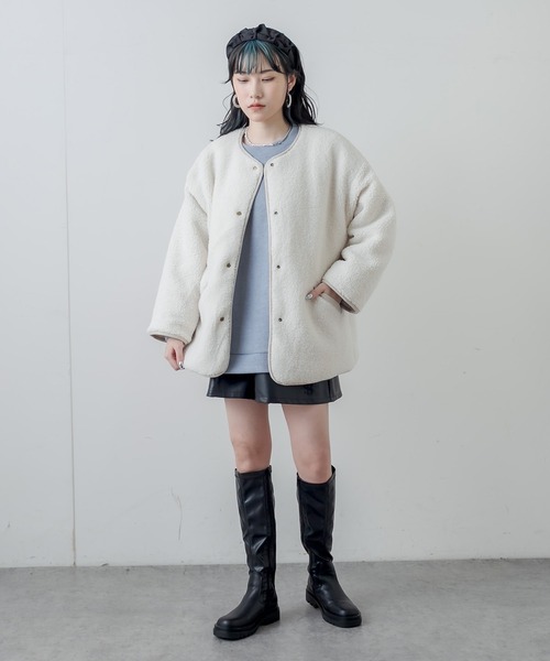 RASVOA(ラスボア)の「【WEB限定】ダイヤキルト×ボアリバーシブルコート(ノーカラーコート・レディース・カーキ/アイボリー/ブラック・FREE)」の8枚目の写真