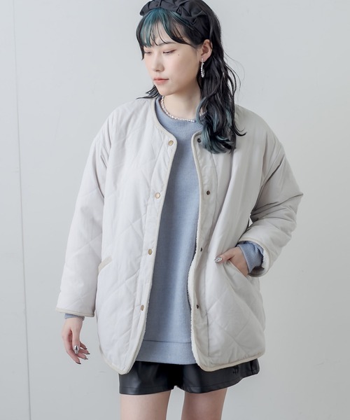 RASVOA(ラスボア)の「【WEB限定】ダイヤキルト×ボアリバーシブルコート(ノーカラーコート・レディース・カーキ/アイボリー/ブラック・FREE)」の10枚目の写真