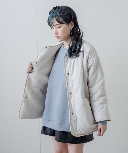 RASVOA(ラスボア)の「【WEB限定】ダイヤキルト×ボアリバーシブルコート(ノーカラーコート・レディース・カーキ/アイボリー/ブラック・FREE)」の12枚目の写真