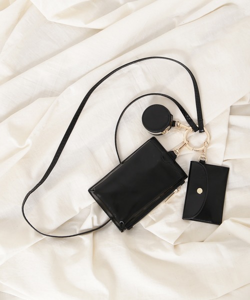 N.（N. Natural Beauty Basic）（エヌエヌナチュラルビューティーベーシック）の「◆多機能スマホショルダーバッグ（ショルダーバッグ・レディース・ブラック/ナチュラル/オレンジ系・ﾌﾘ-）」の2枚目の写真