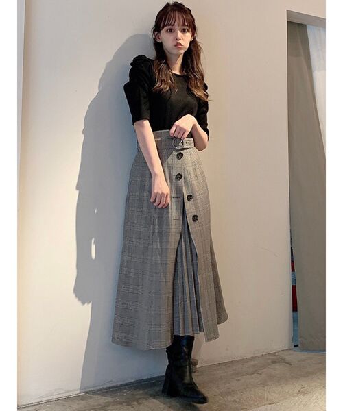 dazzlin（ダズリン）の「ボタンプリーツフレアスカート（スカート・レディース・ベージュ/その他1・SMALL/MEDIUM）」の6枚目の写真