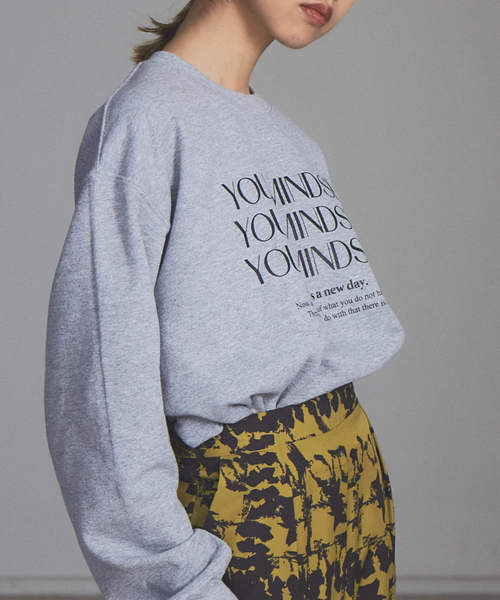 NOMINE(ノミネ)の「【展開店舗限定】裏起毛ロゴスウェット(スウェット・レディース・ライトグレー/ボルドー/ベージュ系その他/グリーン系その他/ベージュ系その他2/グリーン系その他2/グリーン系その他3・M/L)」の2枚目の写真