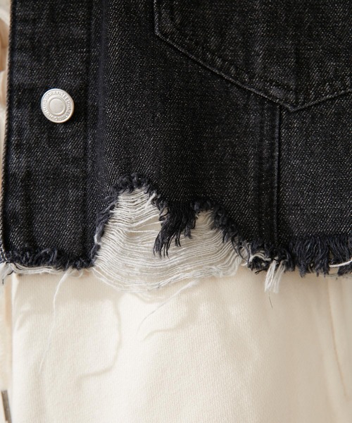 Chico(チコ)の「短丈ダメージデニムGジャン(デニムジャケット・レディース・ブラック/カーキ・FREE)」の20枚目の写真