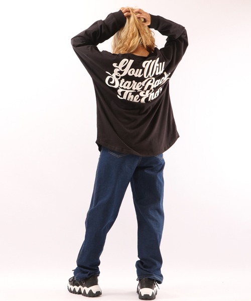 A.T,C in the attic homme(エーティーシーインジアティックオム)の「発泡ロゴプリント長袖Tシャツ(Tシャツ/カットソー・メンズ・ブラック/オフホワイト/グレイッシュベージュ・M/L)」の7枚目の写真