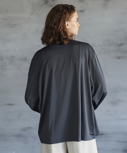 shiki tokyo（シキトウキョウ）の「OVERSIZED HIGH DRAPE MOCKNECK PRINT LONG TEE / オーバーサイズハイドレープモックネックプリントロンT（Tシャツ/カットソー・メンズ・アイボリー/ダークグレー・SMALL/MEDIUM/LARGE）」の16枚目の写真